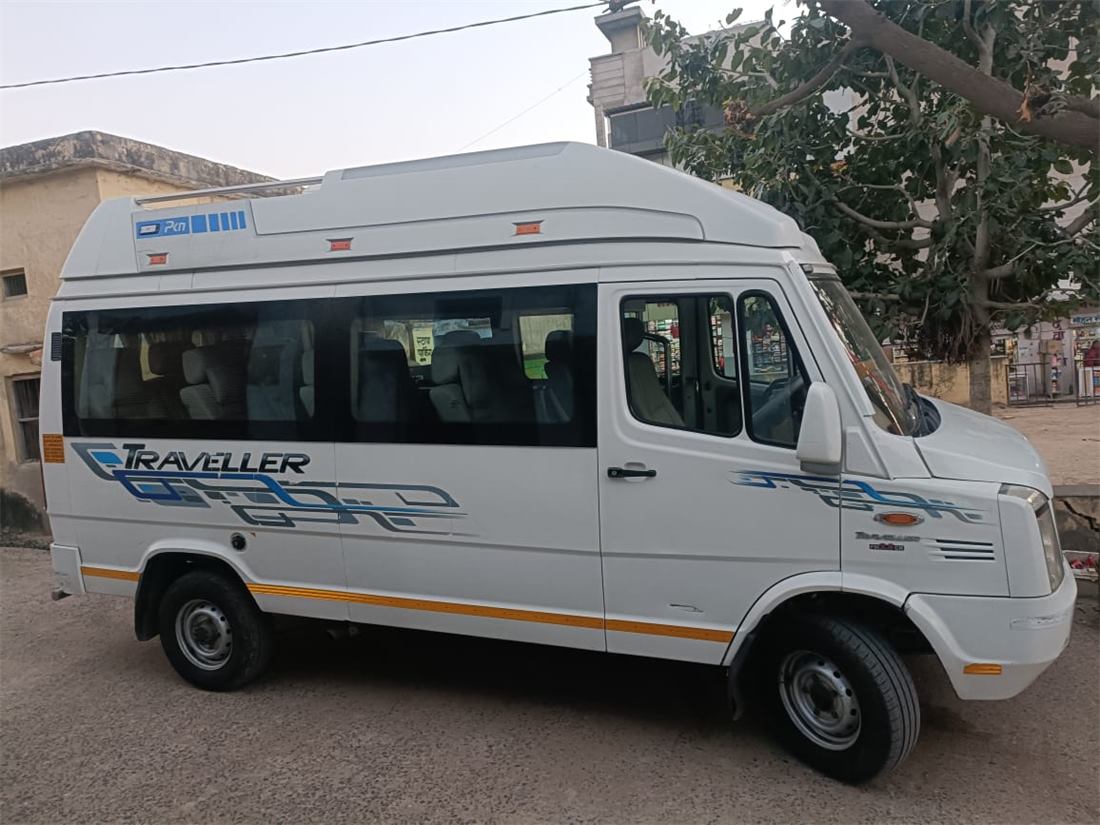 12 seater tempo traveller