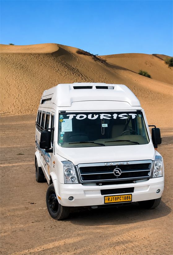 20 seater tempo traveller